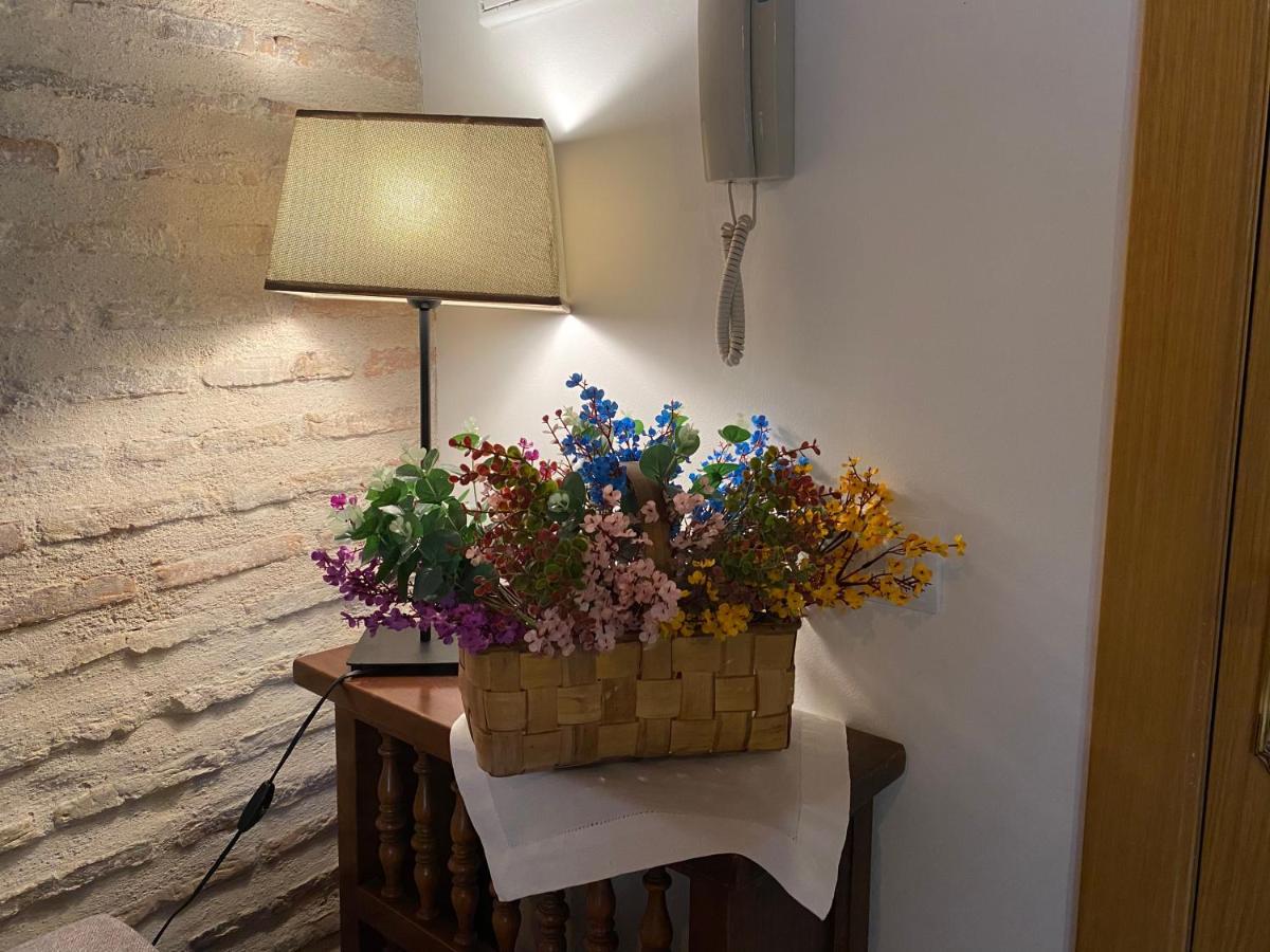 Apartament Domus Alfileritos Toledo Zewnętrze zdjęcie